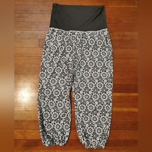 EUC Lululemon Om Pant Twiggy Printed Nimbus / Soot Light